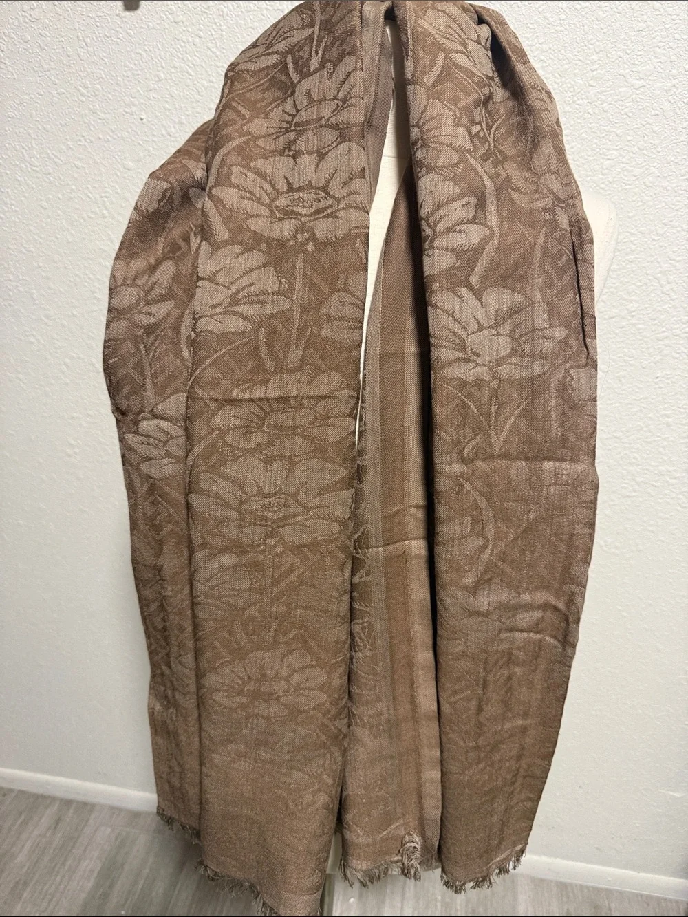 Brown Floral Jacquard Oversized Wrap‎ Scarf Fringe Trim One Size NWOT
